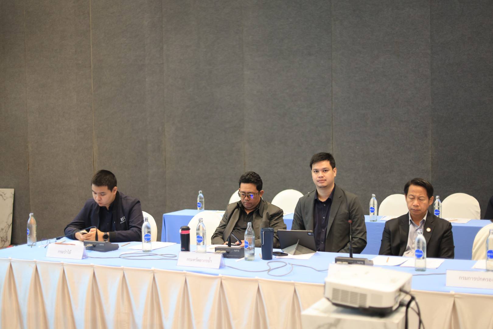 title - ส.ป.ก. ร่วมประชุมหารือเพื่อระดมความคิดเห็นและข้อเสนอแนะต่อรายงานติดตาม ตรวจสอบ และประเมินผลการใช้ที่ดินของประเทศไทยให้เหมาะสมกับสภาพที่ดินและศักยภาพที่ดิน ภาคตะวันออกเฉียงเหนือ